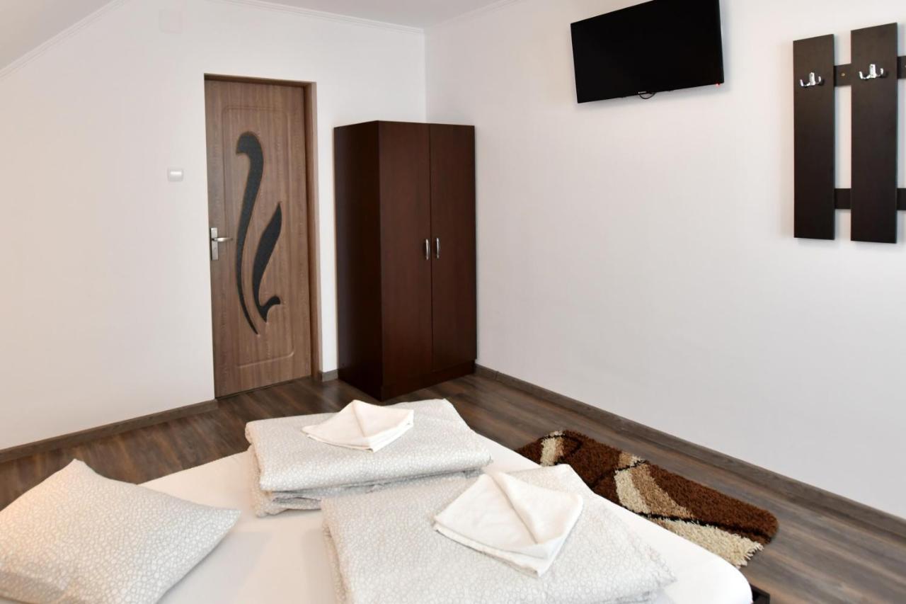 Casa De Oaspeti Cristian 프라이드 외부 사진