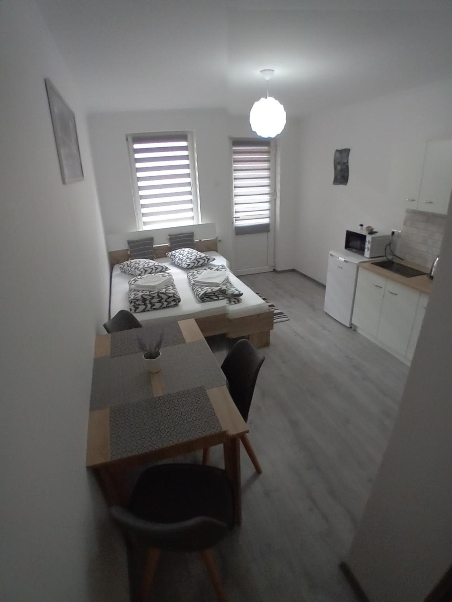 Casa De Oaspeti Cristian 프라이드 외부 사진