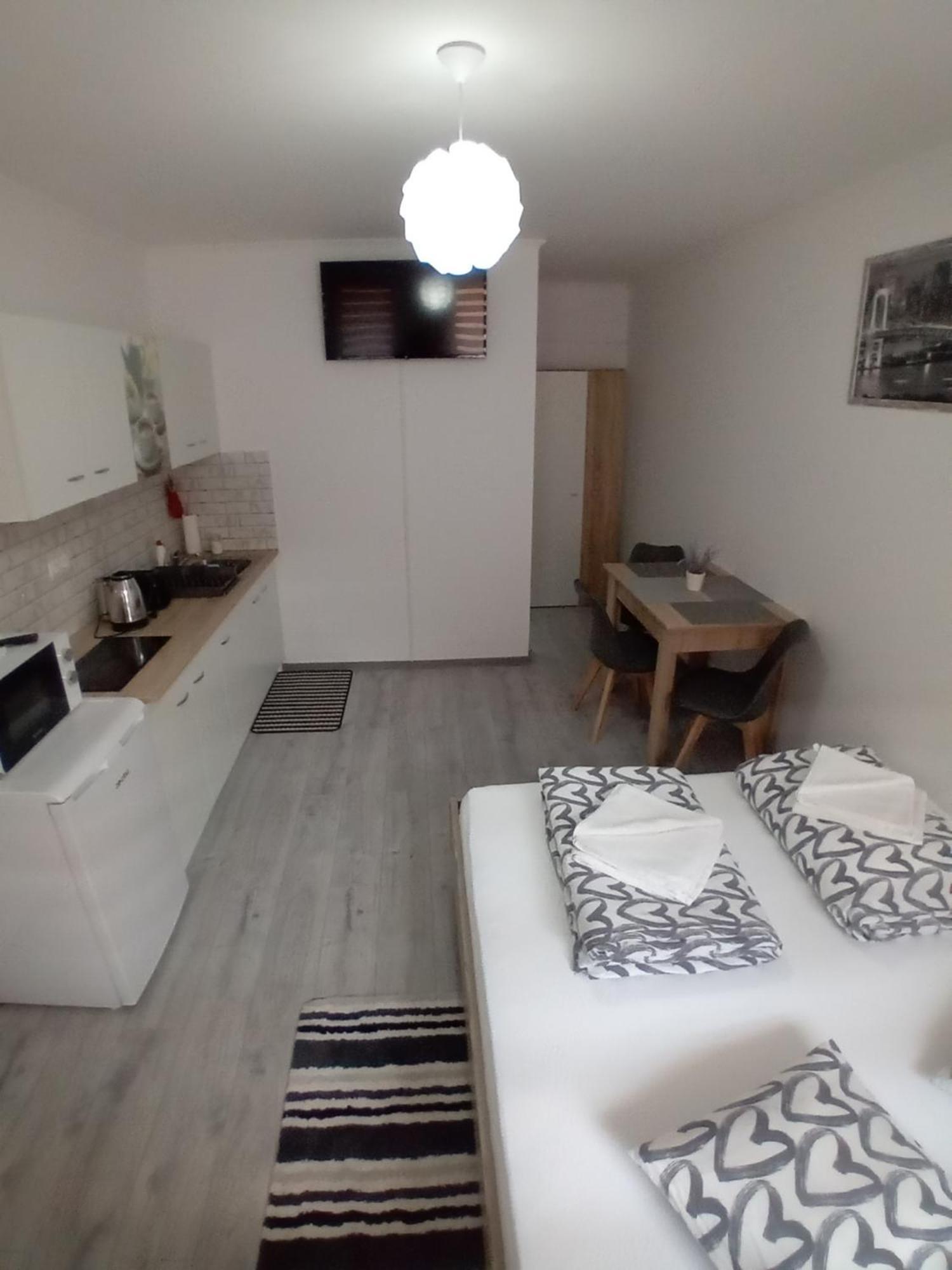 Casa De Oaspeti Cristian 프라이드 외부 사진